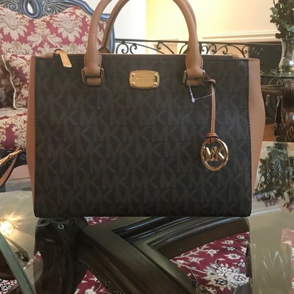 Authentic Michael kors handbag +wallet set - Picture 6 of 8